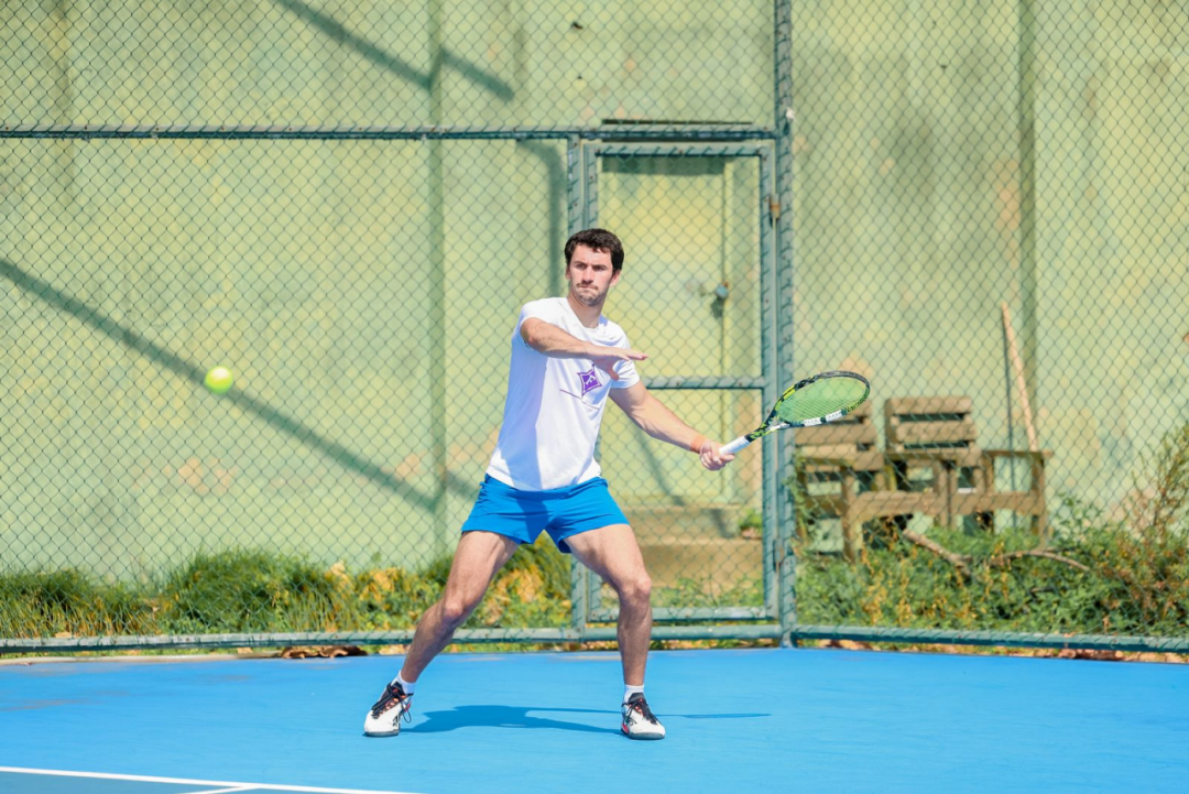 Ming迎来十赛季出色发挥，西班牙队观众热烈欢呼！